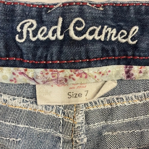 Red Camel cuffed denim jean shorts size 7 - Picture 3 of 5